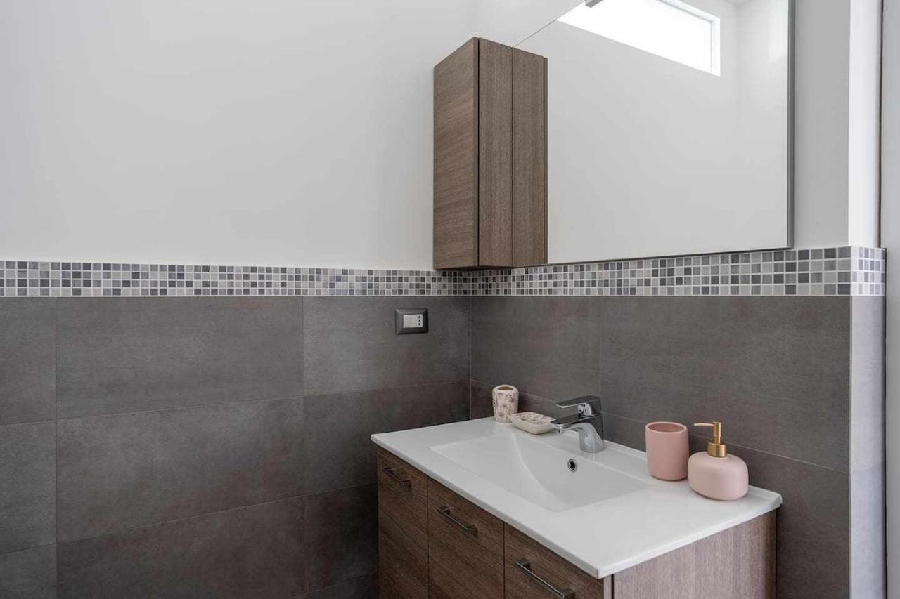Milano City Apartments - Parking And Comfort - Spacious Apt Up To 8 Pax Εξωτερικό φωτογραφία
