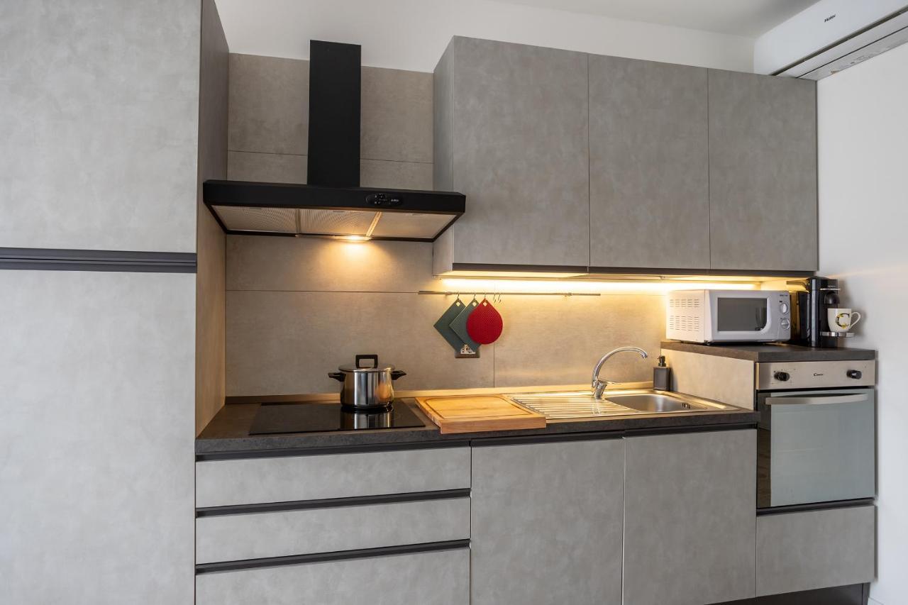 Milano City Apartments - Parking And Comfort - Spacious Apt Up To 8 Pax Εξωτερικό φωτογραφία
